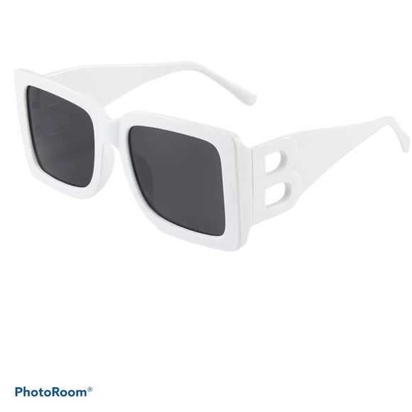 White B Logo Fashion oversized sunglasses - Picture 2 of 5